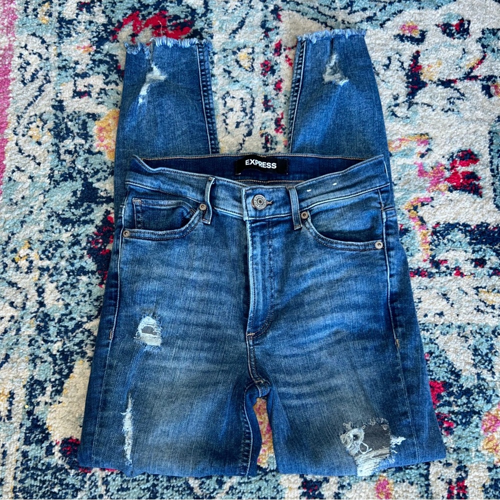 Like New Express jeans size 6R